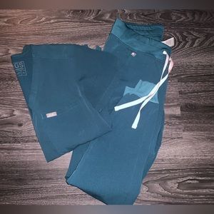 Figs scrub set. XS one pocket scrub top. XS jogger pant.